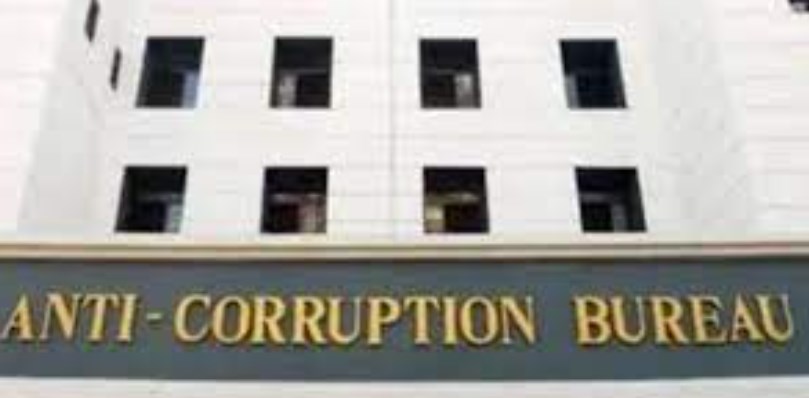 ACB trapped Sarpanch her husband accepting bribe