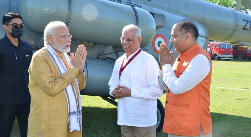 Previous govts in India did not provide facilities available elsewhere even in 20th century: Modi