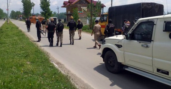 Woman injured in CRPF firing at a vehicle jumping check point in Pulwama