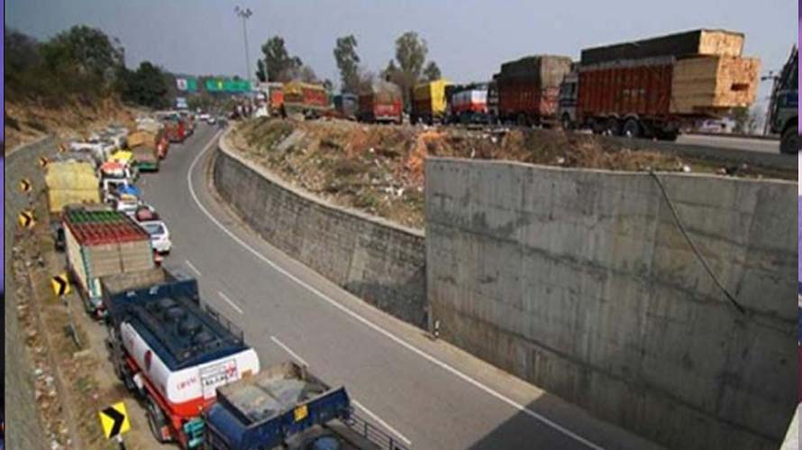 One-way traffic resumes on Srinagar-Jammu highway