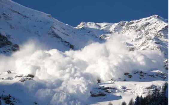 JKDMA issues avalanche warning for 5 Districts of J&K