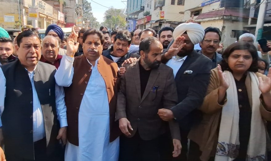 Jammu: Congress protests against Modi govt, SBI over electoral bonds issue