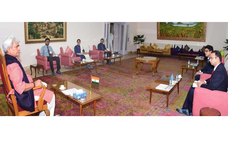 Lt Governor meets Civil Services Qualifiers