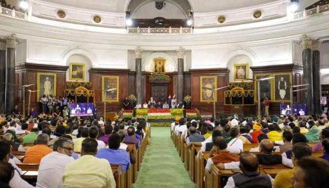Lok Sabha passes Women's Reservation Bill with 454:2 majority