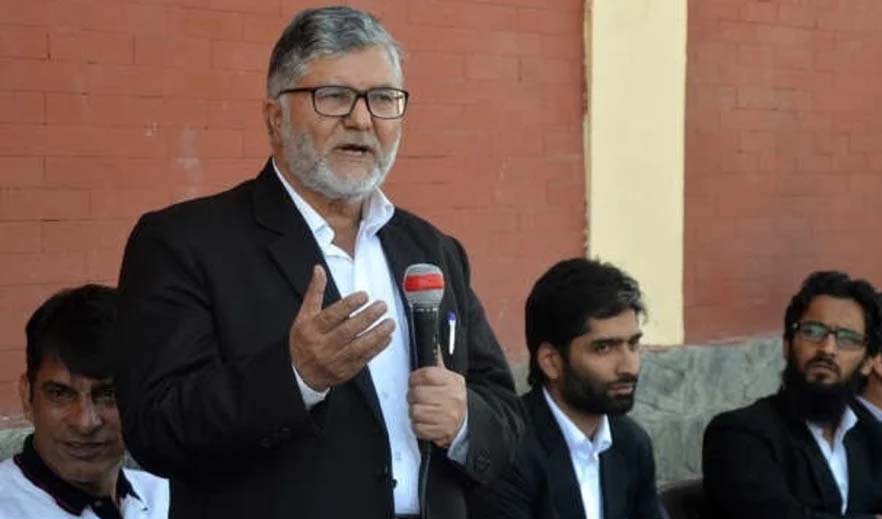 SC sends notice to J&K govt on advocate Qayoom plea challenging his detention under PSA
