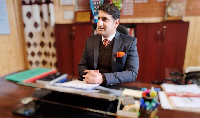 Strict adherence to Covid-19 SOPs being enforced: DC Srinagar