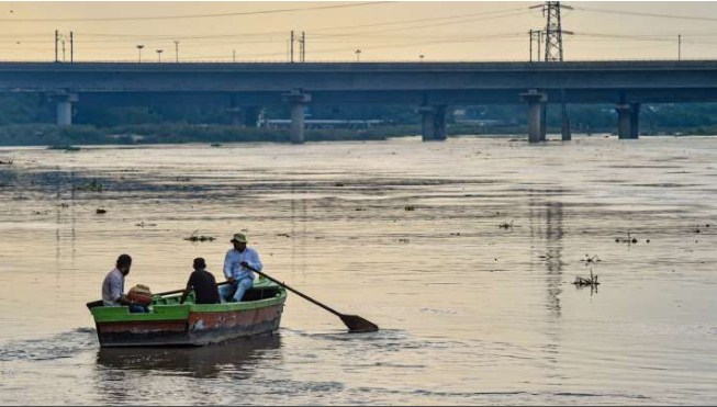 Yamuna continues to flow near warning mark; water level likely to recede