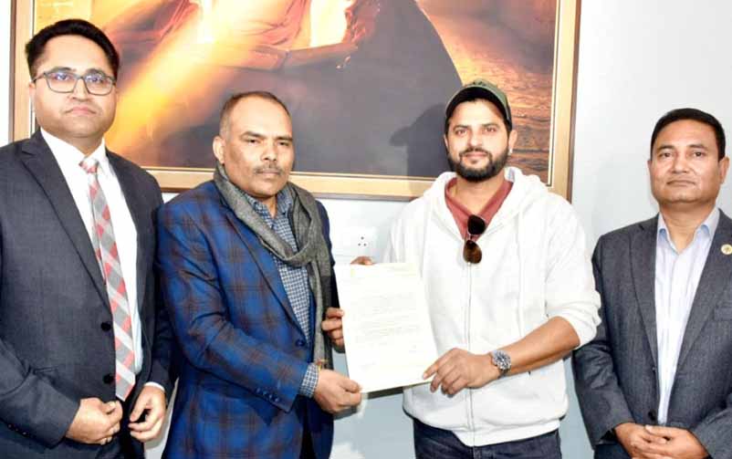 CEO presents Suresh Raina as Youth voter awareness Ambassador of J&K