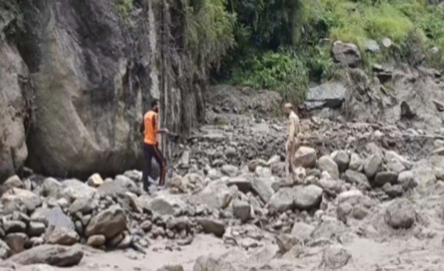 Tragic Cloudburst in Jammu and Kashmir Claims Three Lives, Four Missing