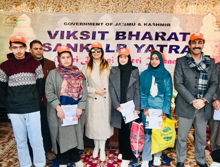 Yasha Mudgal joins Viksit Bharat Sankalp Yatra at Bijbehara