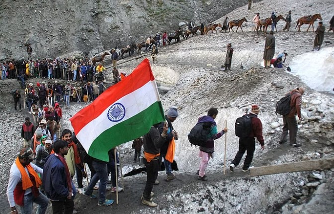 Amarnath Yatra surpasses last year’s record, 4.51 lakh pilgrims visit cave shrine in 29 days