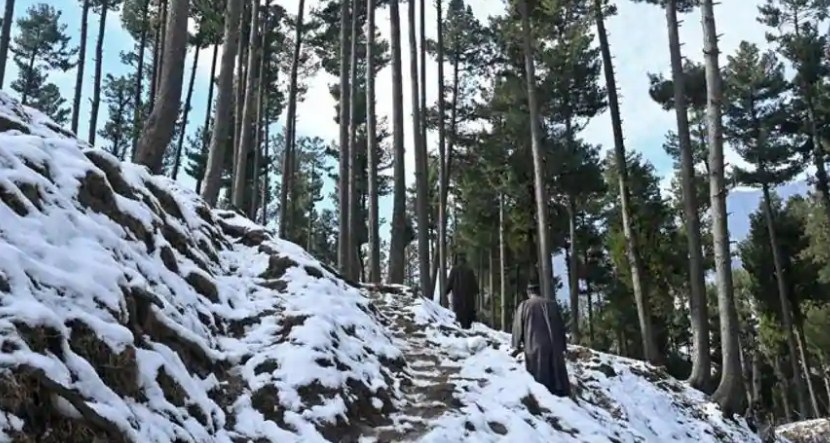 Sub-zero temperatures in Kashmir, Ladakh as cold wave grips region