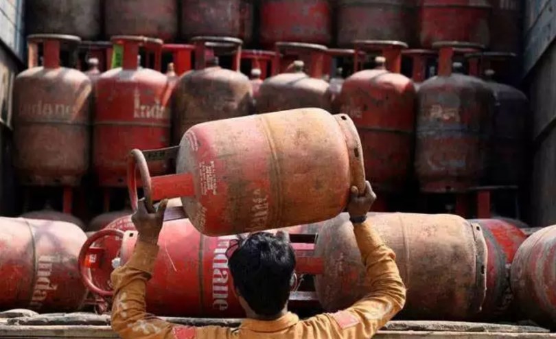 ATF price cut 4.5%, commercial LPG rates down Rs 25.5